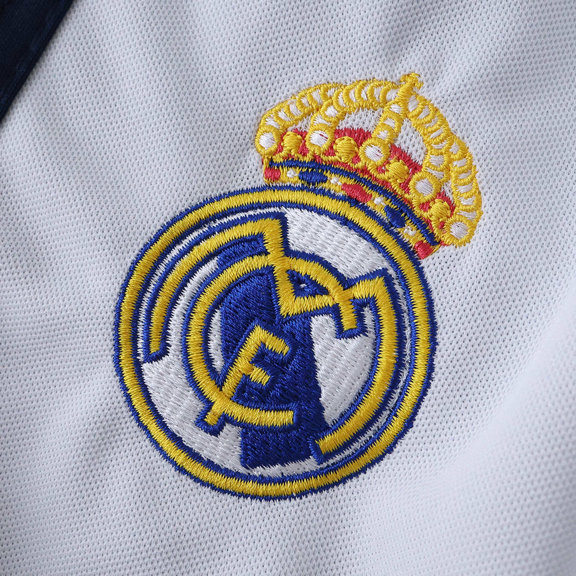 Conjunto Infantil Retrô Real Madrid I 16/17
